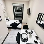 The Seven Sisters House - No 01A - Stylish Comfort Studios