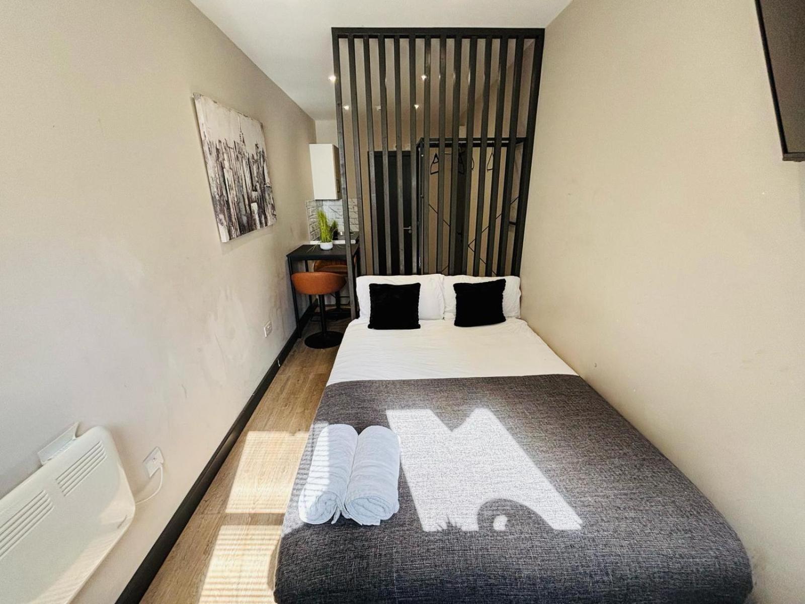 The Seven Sisters House - No 01a - Stylish Comfort *