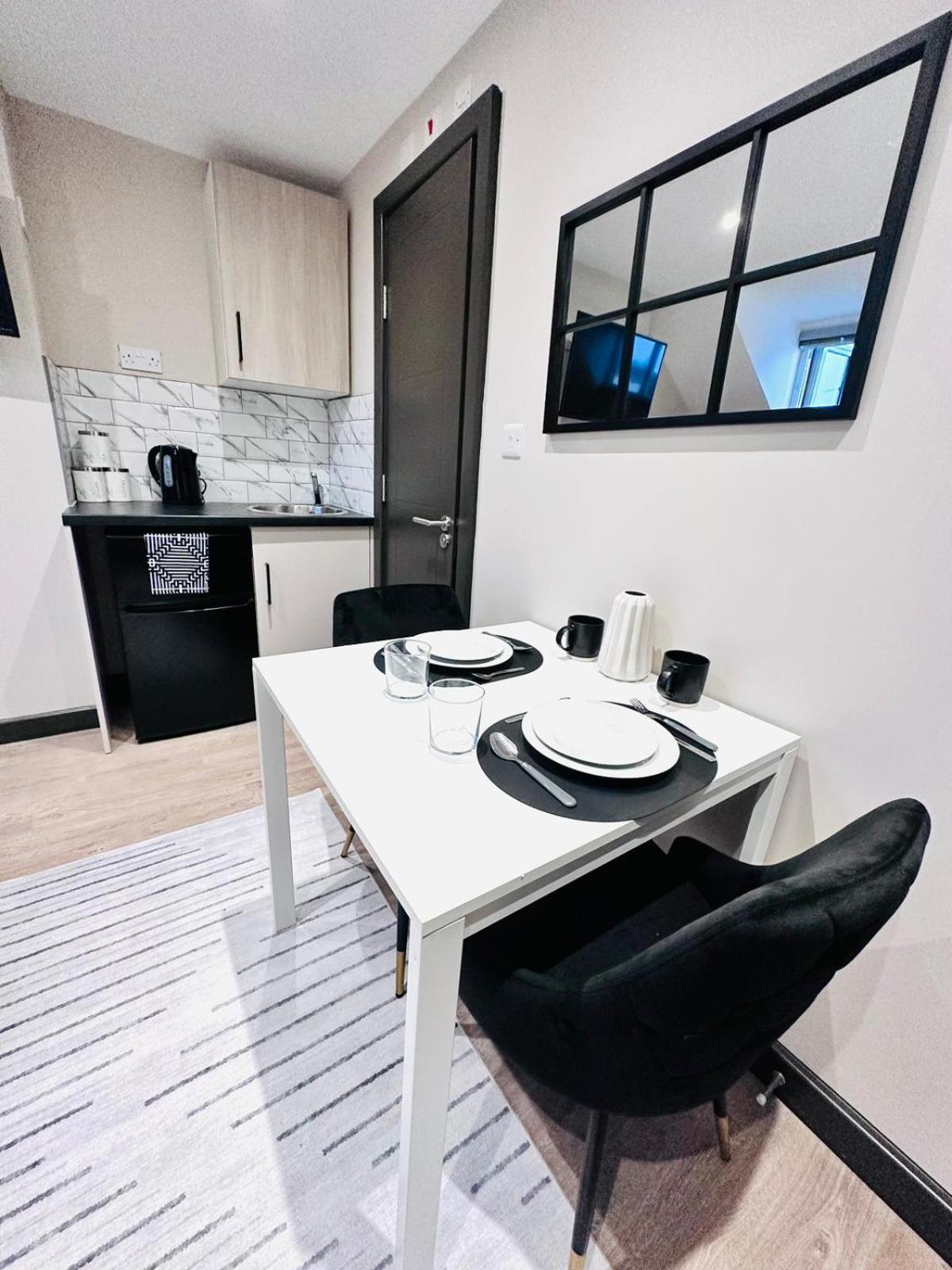The Seven Sisters House - No 01a - Stylish Comfort *