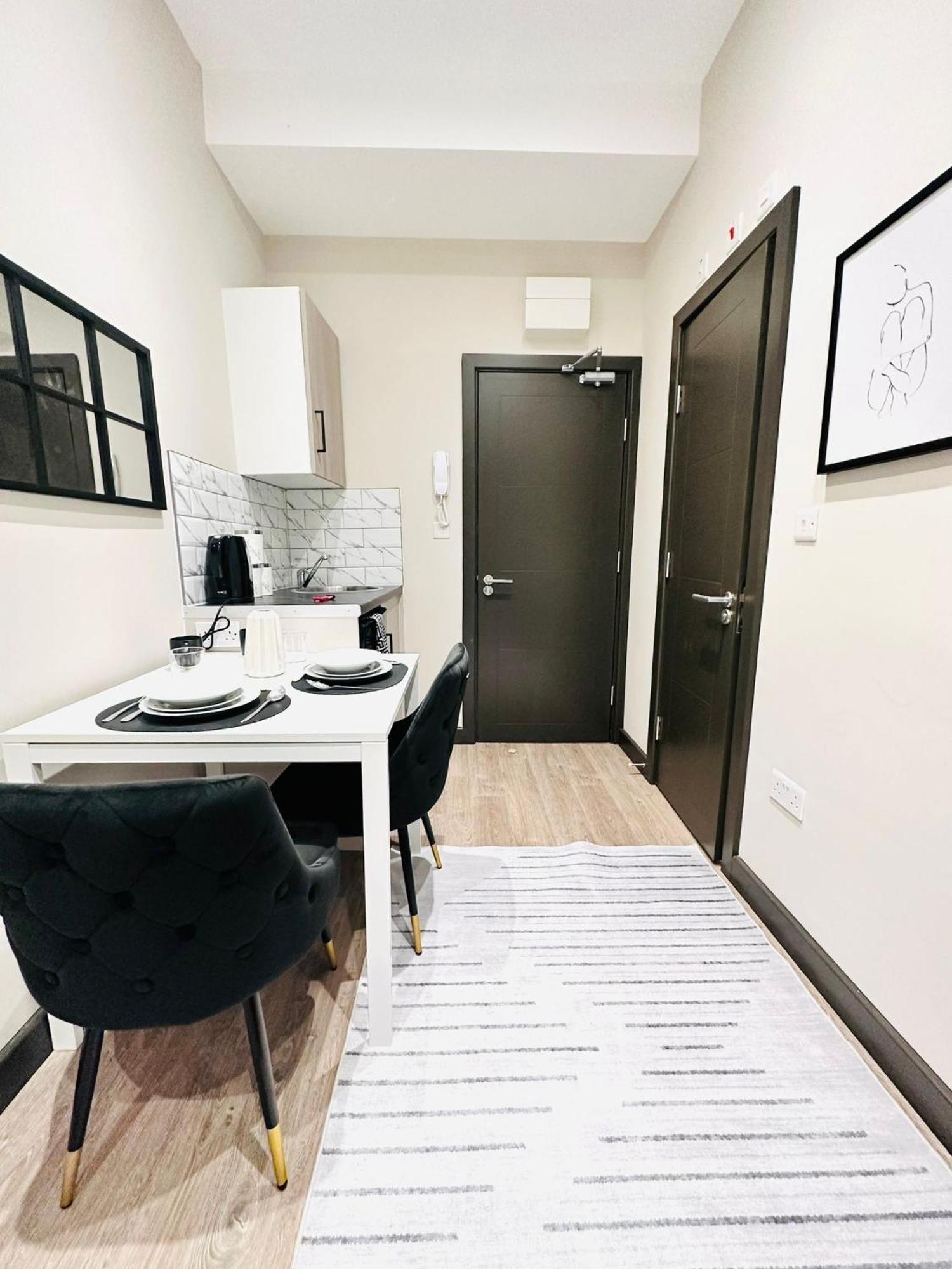 The Seven Sisters House - No 01a - Stylish Comfort Apartment *